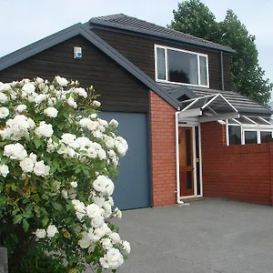 Aroha Riccarton Bed & Breakfast