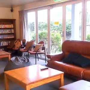 Kiwi House Hostel